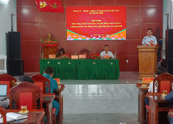 Bí thư Đảng uỷ Lê Quang Trung phát biểu khai mạc hội nghị