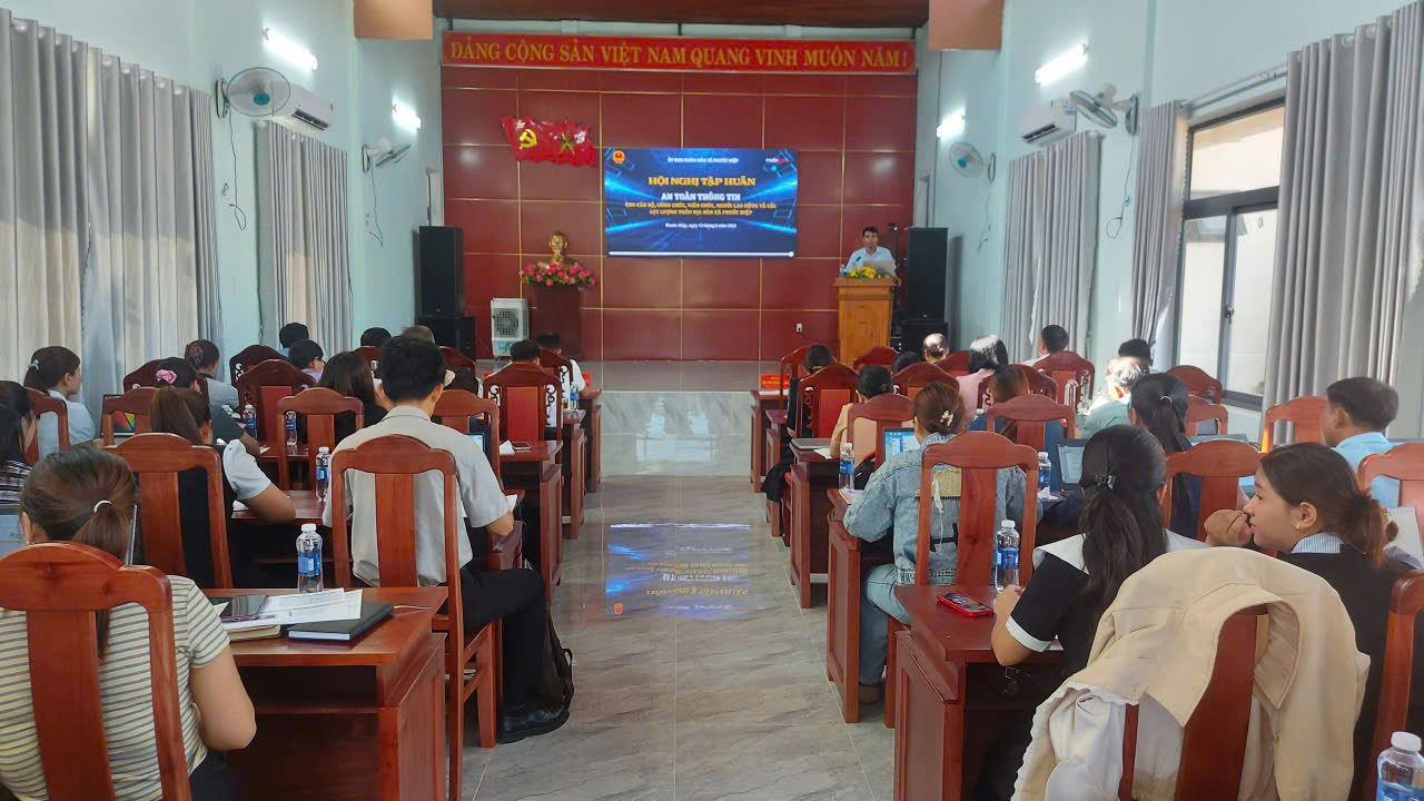 Ảnh: toàn cảnh lớp tập huấn