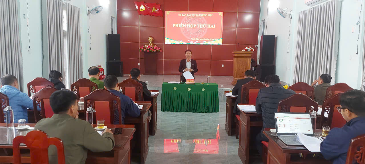 Chủ tịch UBBC xã Phước Hiệp Trần Thiện Hải phát biểu khai mạc phiên họp