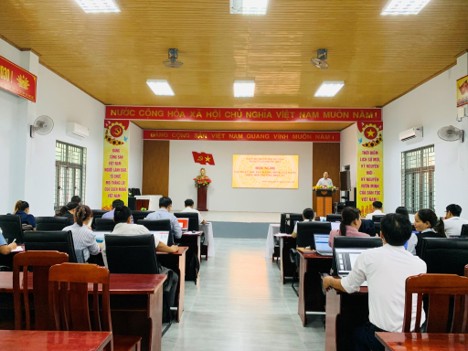 Quang cảnh buổi tập huấn